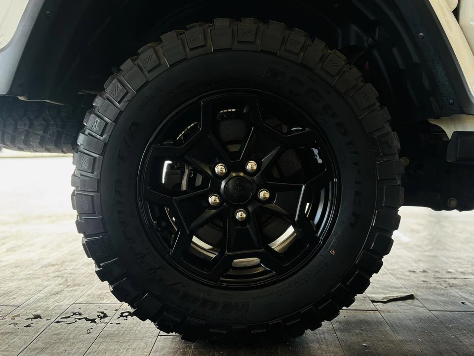 2023 Jeep JT Gladiator - Image 28 of 31