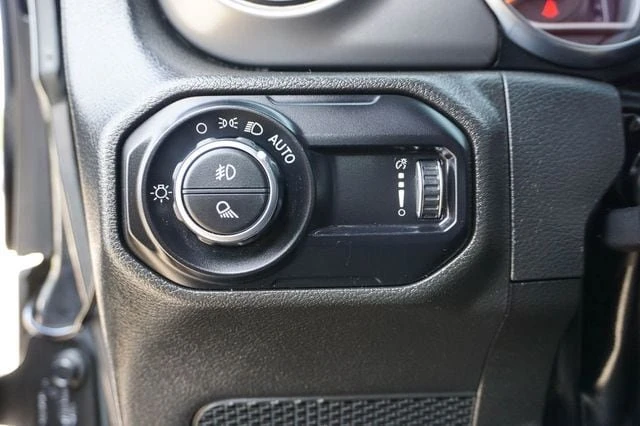 2023 Jeep JT Gladiator - Image 12 of 18
