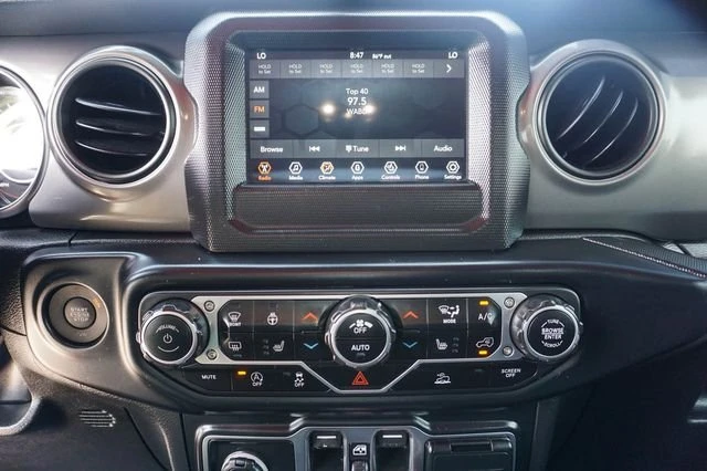 2023 Jeep JT Gladiator - Image 16 of 18