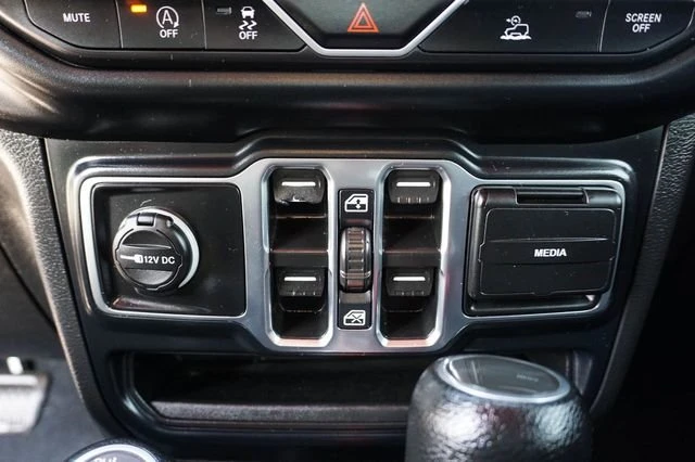 2023 Jeep JT Gladiator - Image 17 of 18