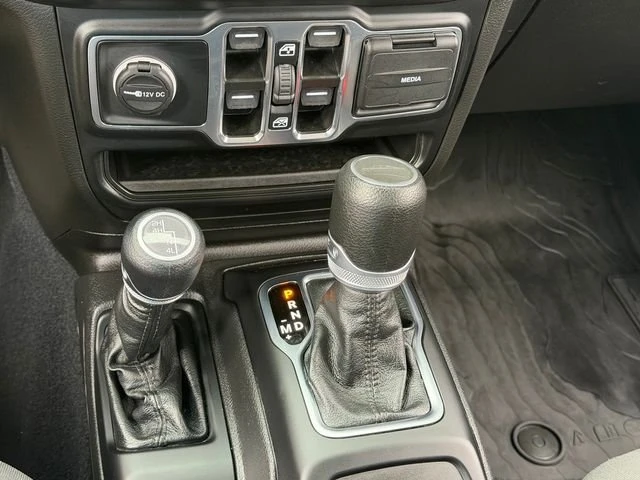 2023 Jeep JT Gladiator - Image 13 of 16