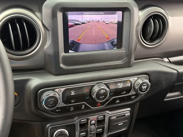 2023 Jeep JT Gladiator - Image 14 of 16