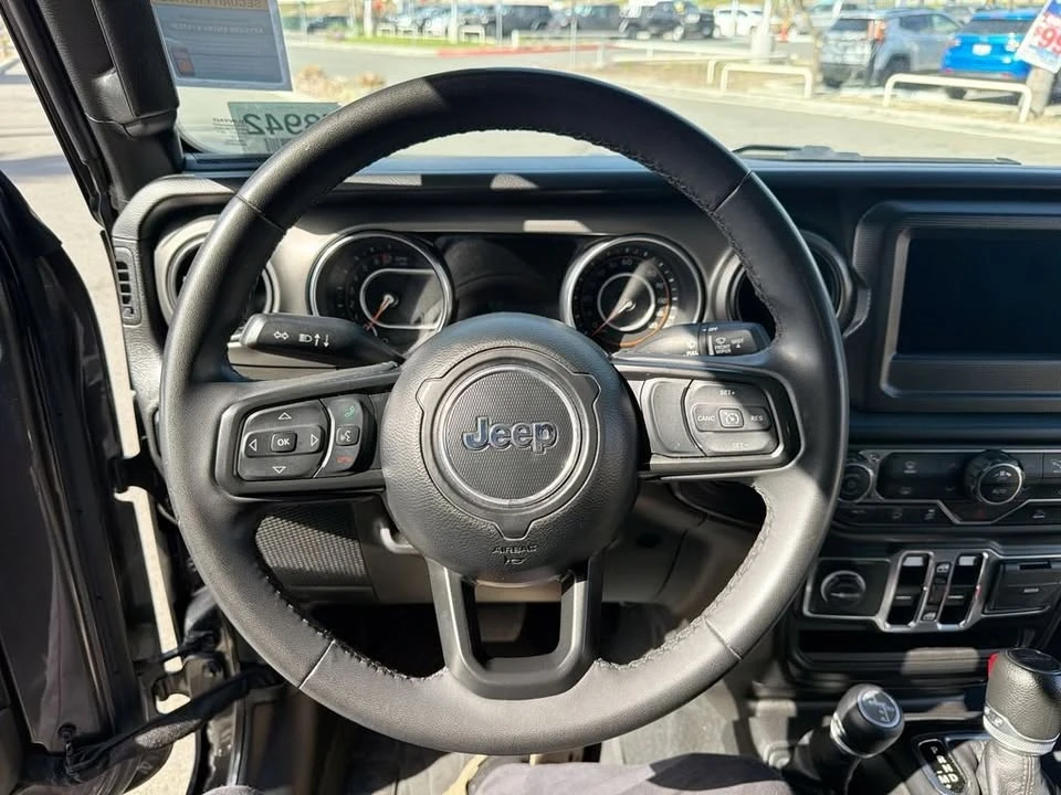 2023 Jeep JT Gladiator - Image 11 of 20