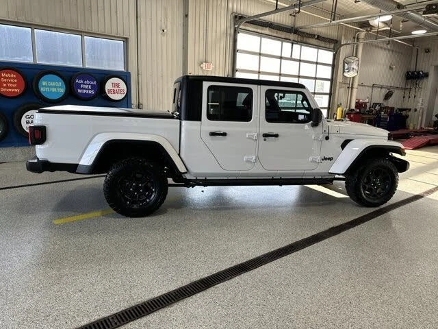 2023 Jeep JT Gladiator - Image 2 of 18