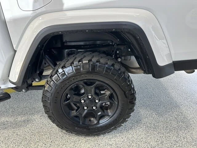 2023 Jeep JT Gladiator - Image 16 of 18