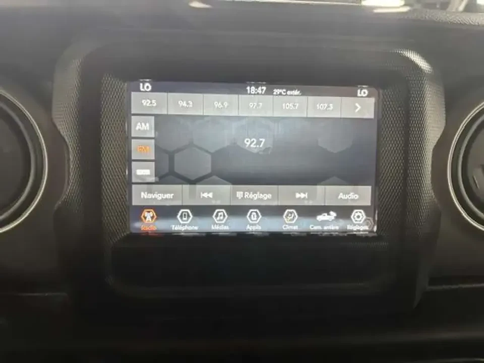2023 Jeep JT Gladiator - Image 18 of 20