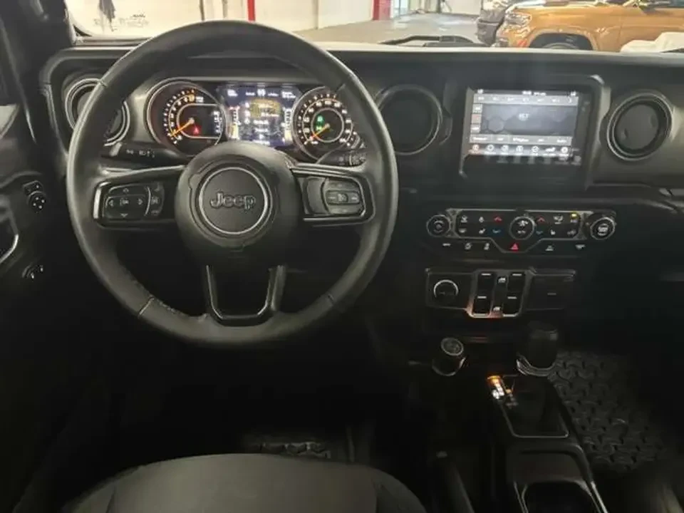 2023 Jeep JT Gladiator - Image 14 of 20