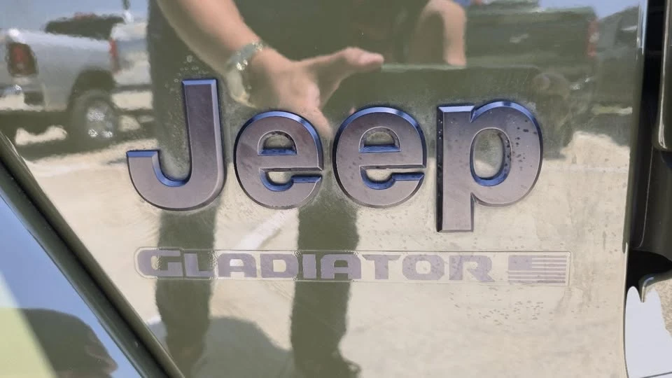 2023 Jeep JT Gladiator - Image 9 of 20