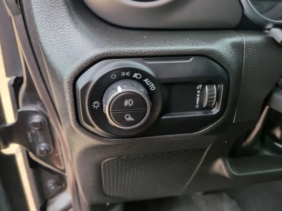2023 Jeep JT Gladiator - Image 15 of 20