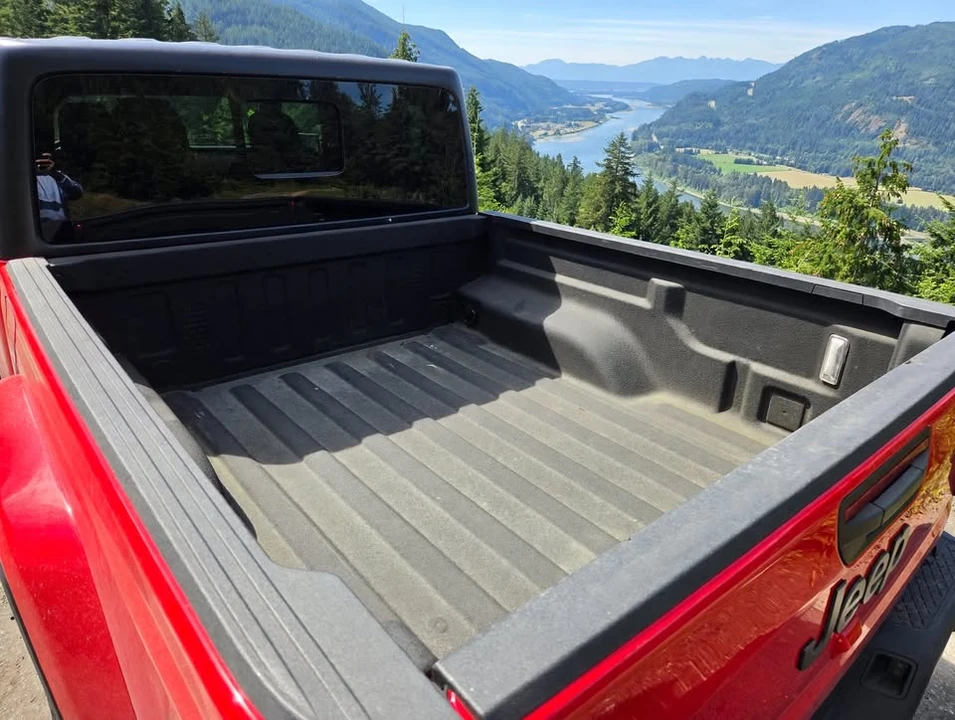 2023 Jeep JT Gladiator - Image 4 of 4
