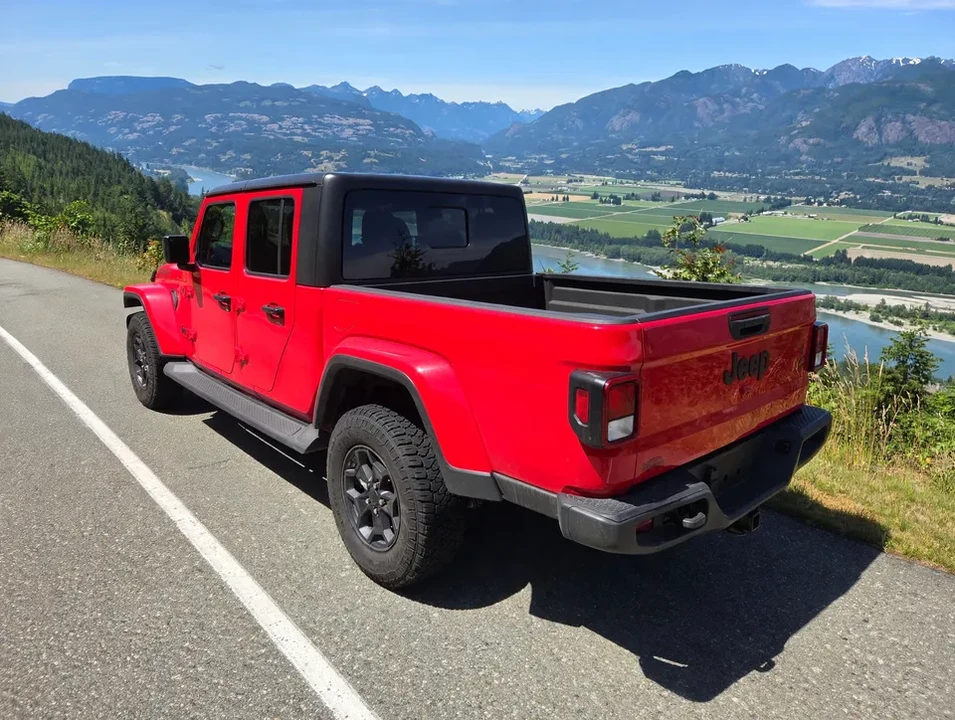 2023 Jeep JT Gladiator - Image 3 of 4