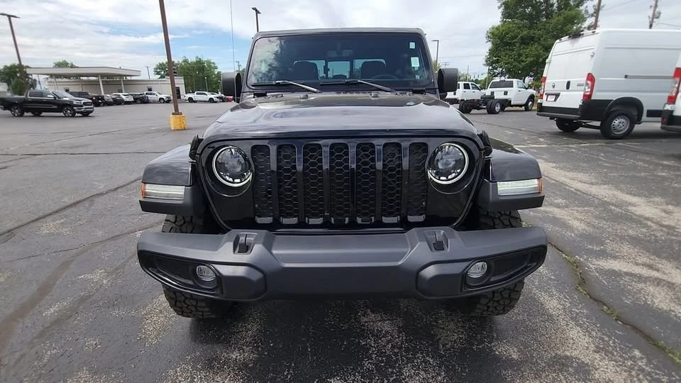 2023 Jeep JT Gladiator - Image 2 of 20
