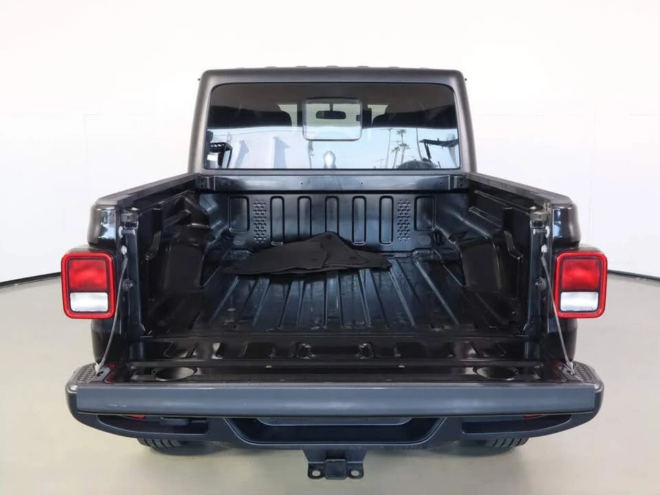 2023 Jeep JT Gladiator - Image 17 of 18