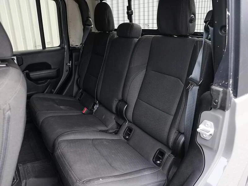 2023 Jeep JT Gladiator - Image 15 of 19