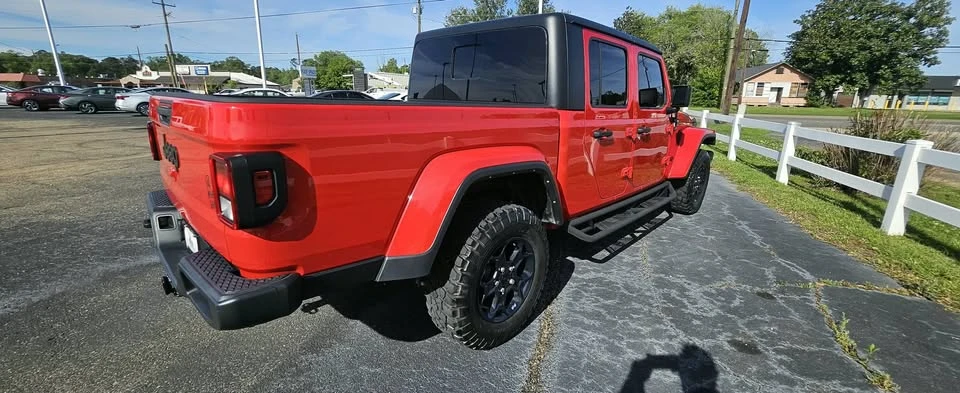 2023 Jeep JT Gladiator - Image 5 of 9