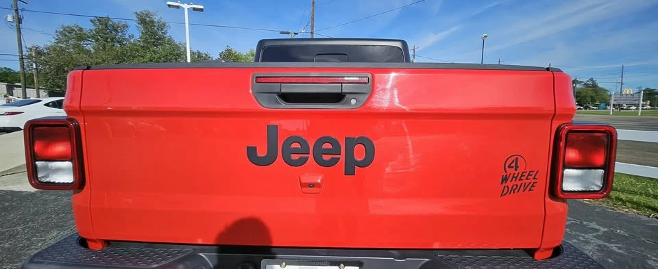 2023 Jeep JT Gladiator - Image 6 of 9