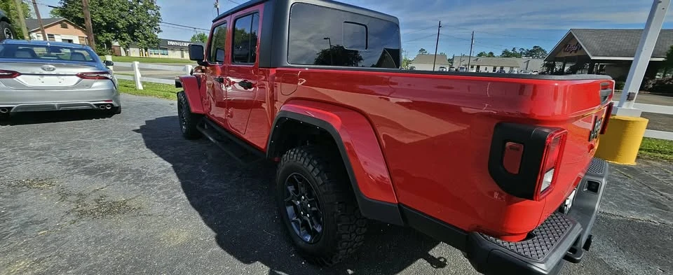2023 Jeep JT Gladiator - Image 7 of 9