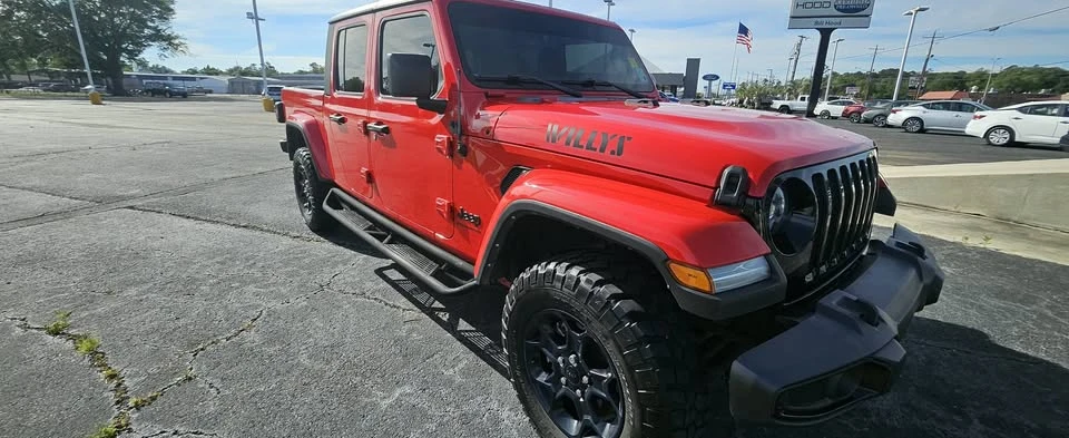 2023 Jeep JT Gladiator - Image 2 of 9