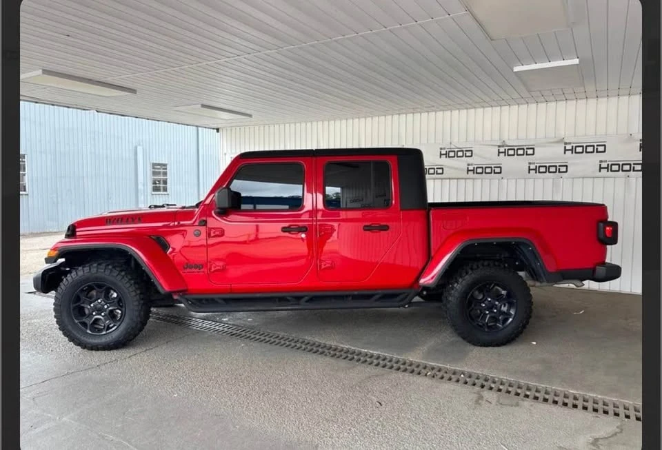 2023 Jeep JT Gladiator - Image 2 of 7