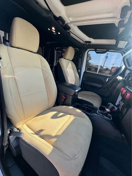 2023 Jeep JT Gladiator - Image 17 of 18