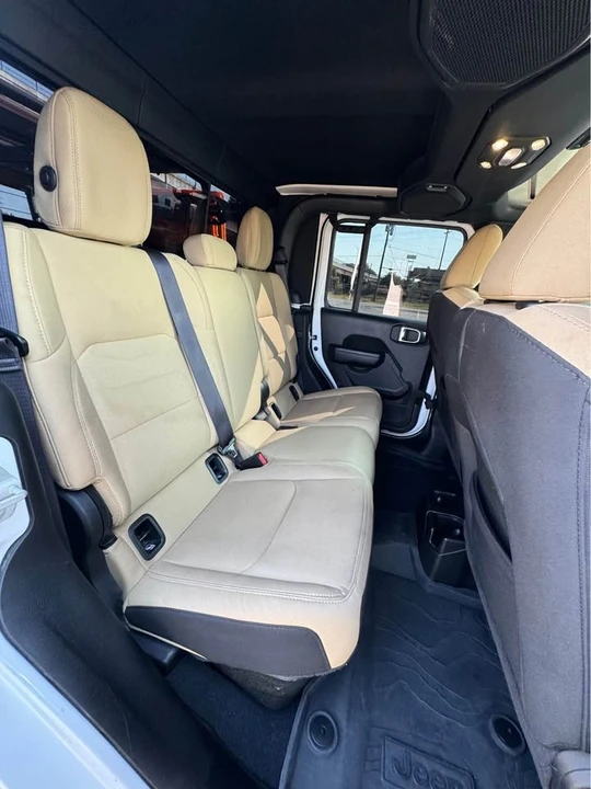 2023 Jeep JT Gladiator - Image 14 of 18