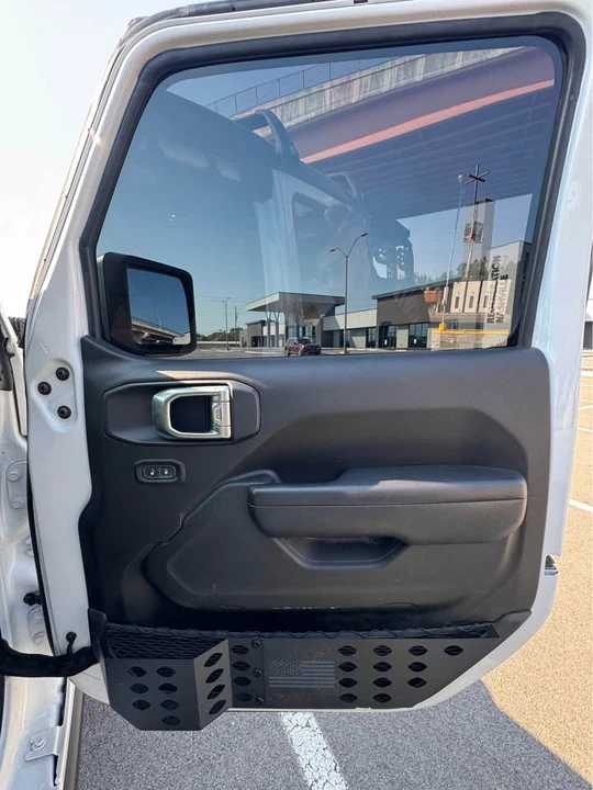 2023 Jeep JT Gladiator - Image 18 of 18