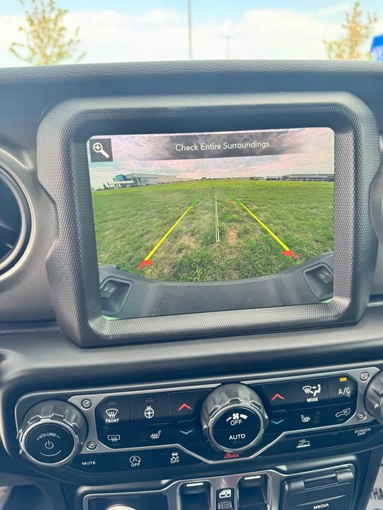 2023 Jeep JT Gladiator - Image 15 of 17