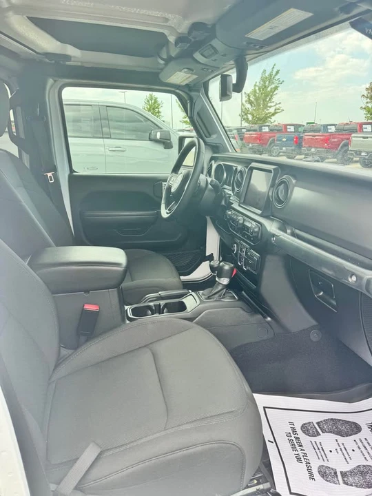 2023 Jeep JT Gladiator - Image 8 of 17