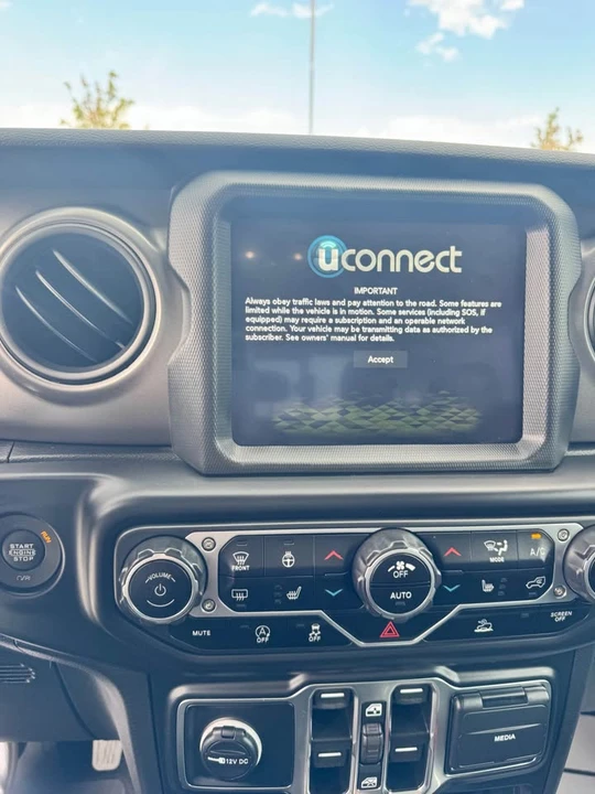 2023 Jeep JT Gladiator - Image 16 of 17