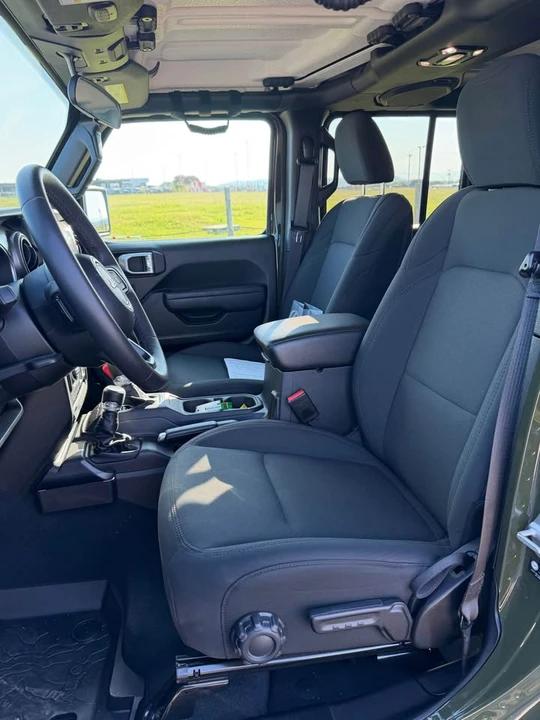 2023 Jeep JT Gladiator - Image 5 of 12