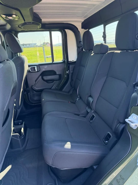 2023 Jeep JT Gladiator - Image 6 of 12