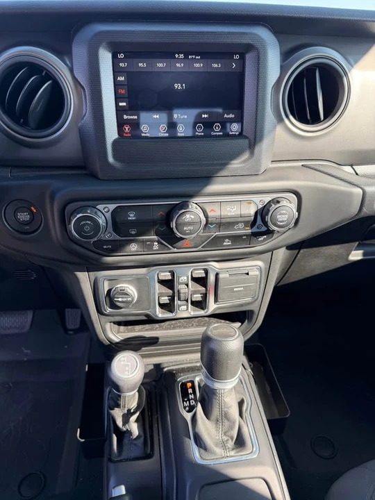 2023 Jeep JT Gladiator - Image 4 of 12