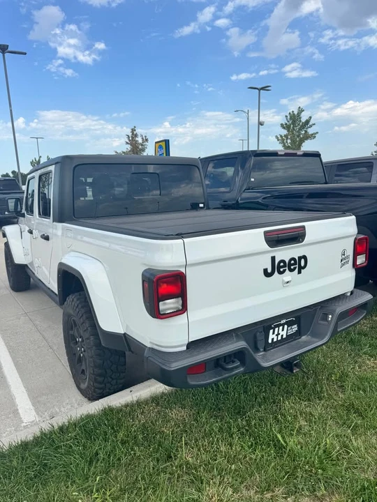 2023 Jeep JT Gladiator - Image 7 of 17