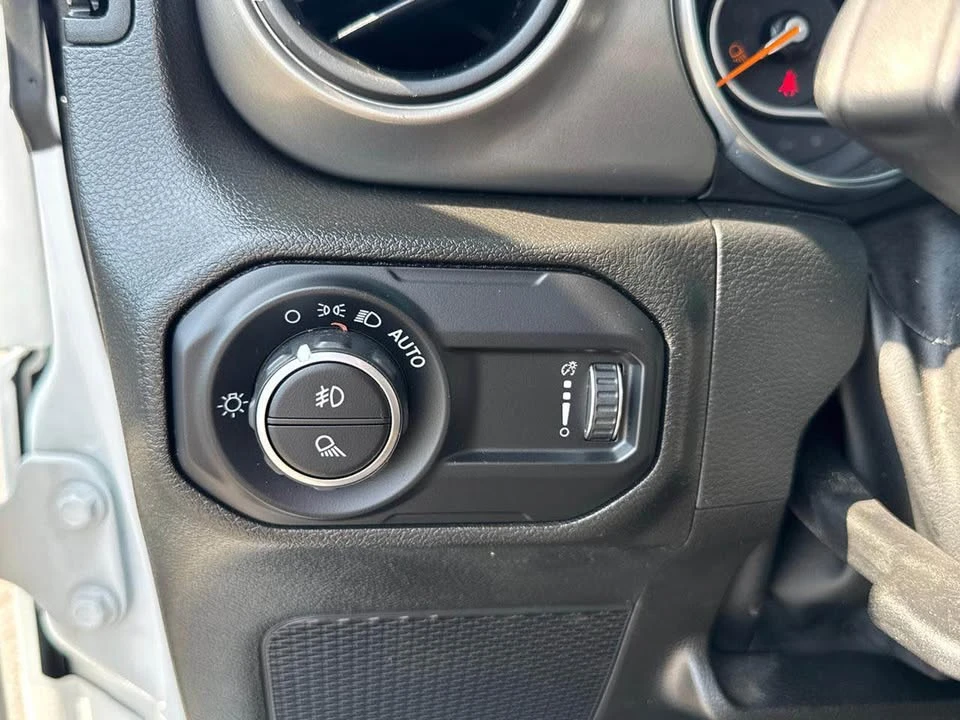 2023 Jeep JT Gladiator - Image 11 of 15