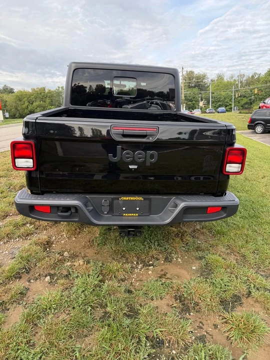 2023 Jeep JT Gladiator - Image 5 of 10