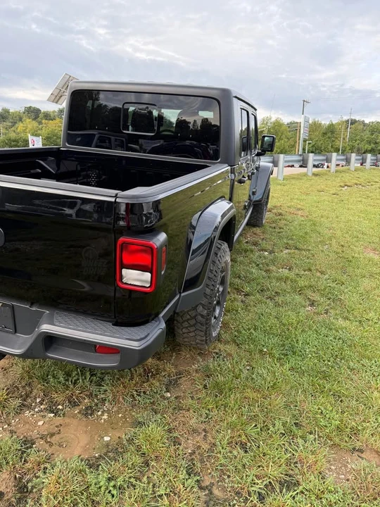 2023 Jeep JT Gladiator - Image 6 of 10