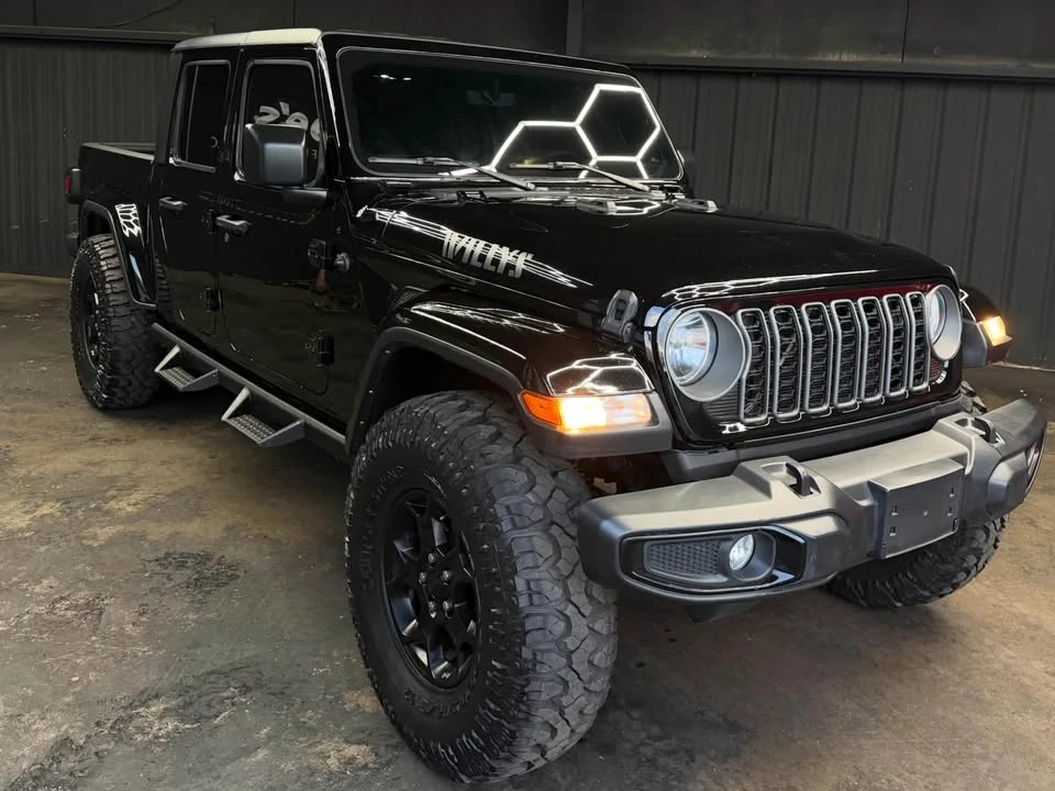 2023 Jeep JT Gladiator - Image 2 of 12