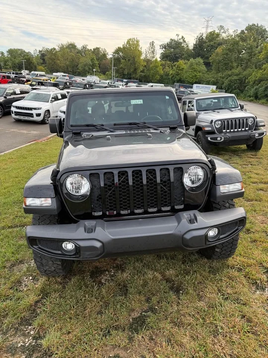 2023 Jeep JT Gladiator - Image 2 of 10