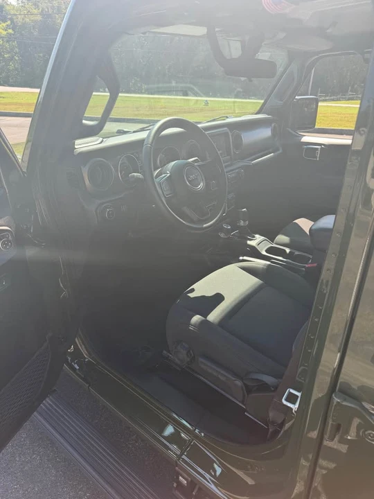 2023 Jeep JT Gladiator - Image 11 of 13