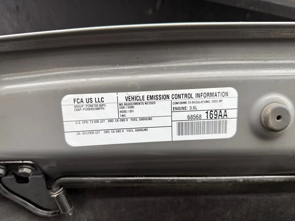 2023 Jeep JT Gladiator - Image 14 of 20
