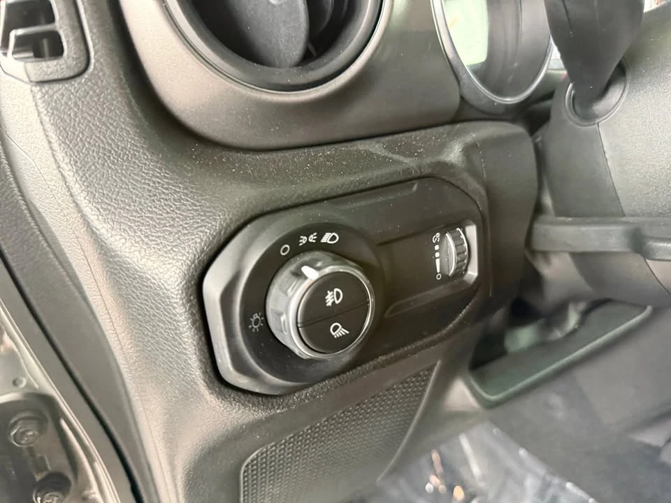 2023 Jeep JT Gladiator - Image 17 of 20
