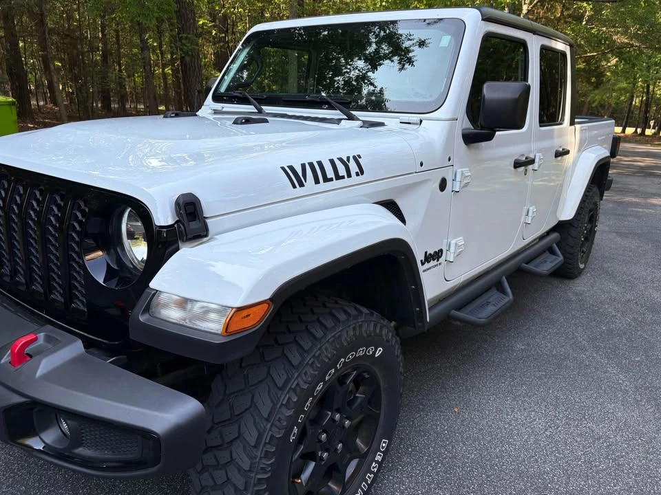 2023 Jeep JT Gladiator - Image 2 of 7