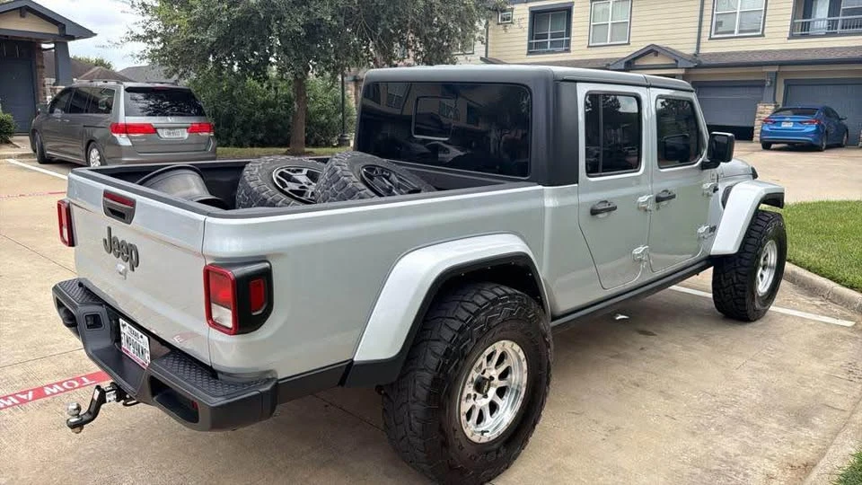 2023 Jeep JT Gladiator - Image 4 of 9