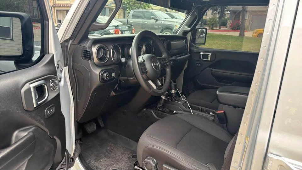 2023 Jeep JT Gladiator - Image 5 of 9