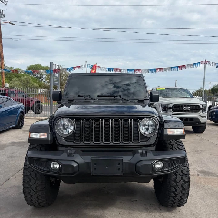2023 Jeep JT Gladiator - Image 2 of 7