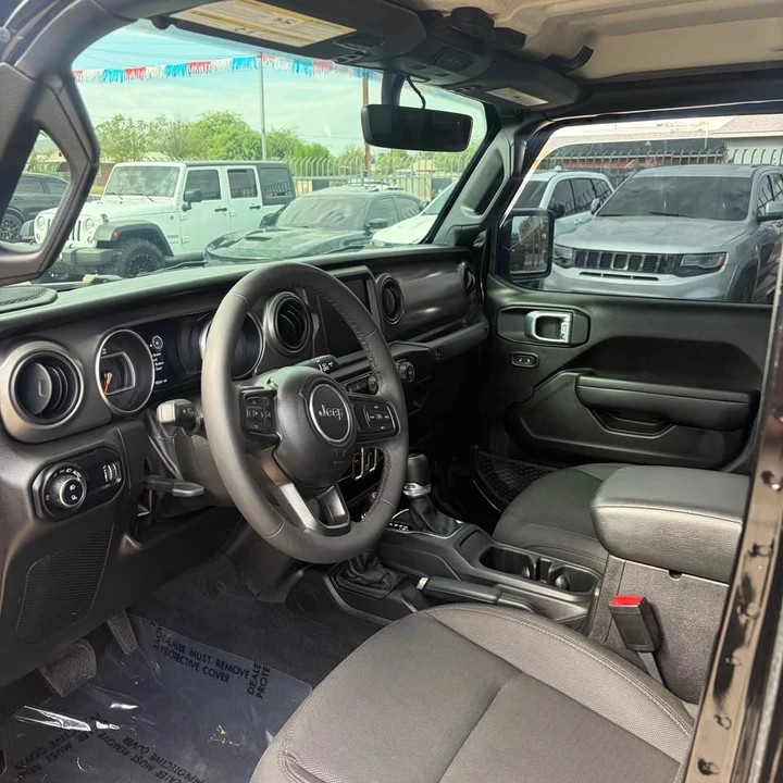 2023 Jeep JT Gladiator - Image 6 of 7