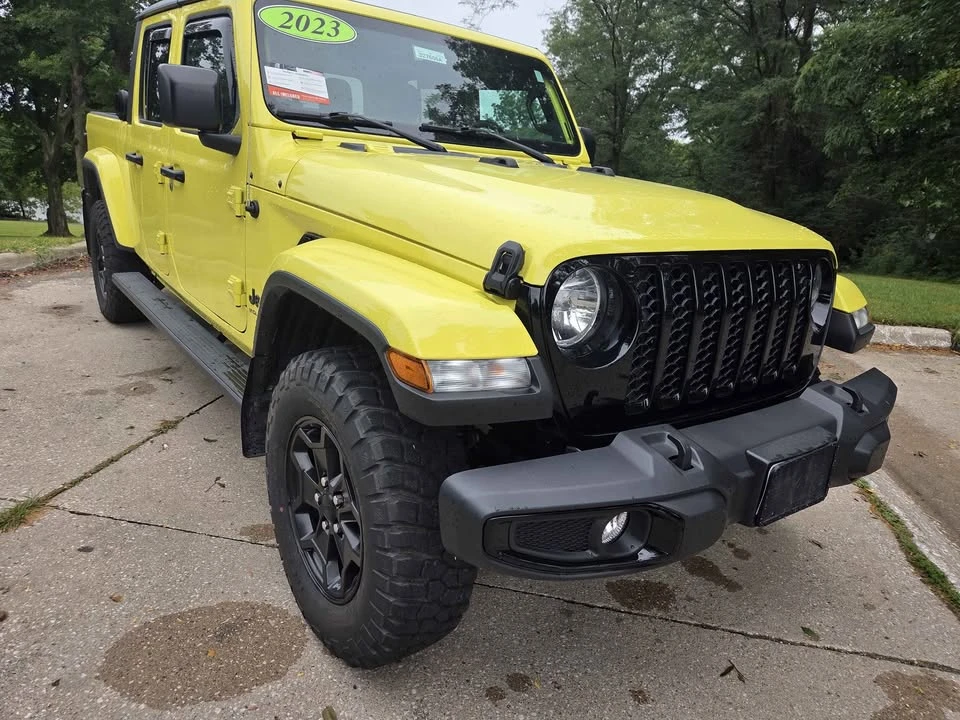 2023 Jeep JT Gladiator - Image 3 of 17