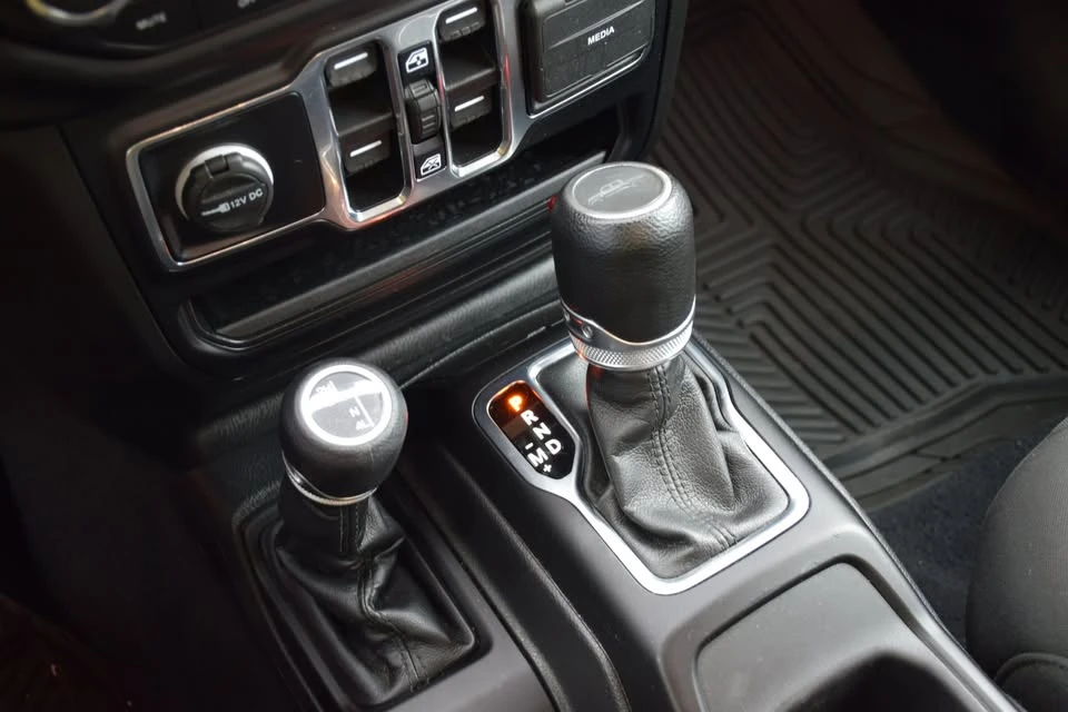 2023 Jeep JT Gladiator - Image 16 of 18