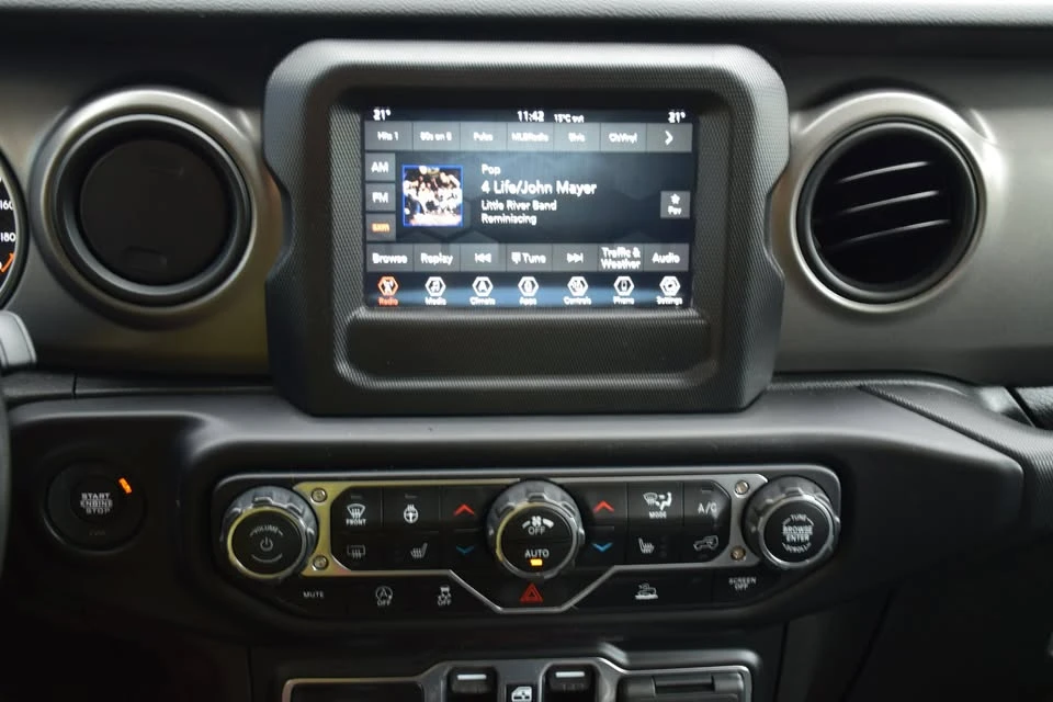 2023 Jeep JT Gladiator - Image 15 of 18