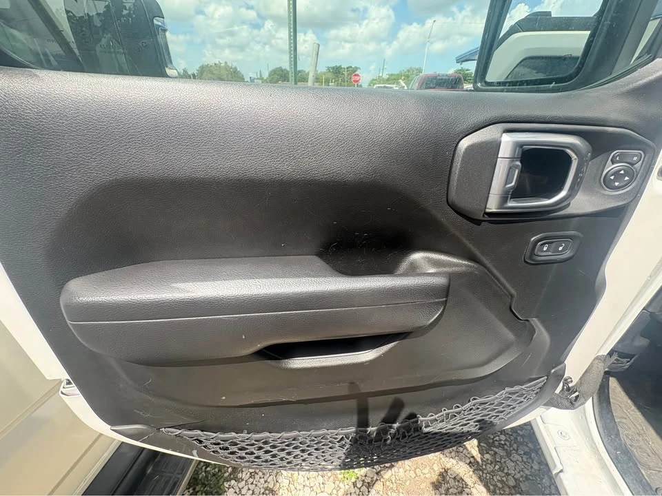 2023 Jeep JT Gladiator - Image 9 of 19